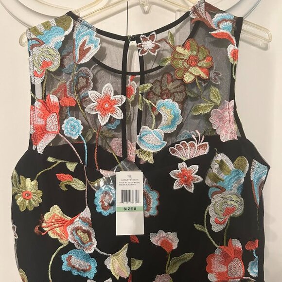 BEAUTIFUL Fully Embroidered Label by Five Twelve Floral Gown NWT - Picture 7 of 10